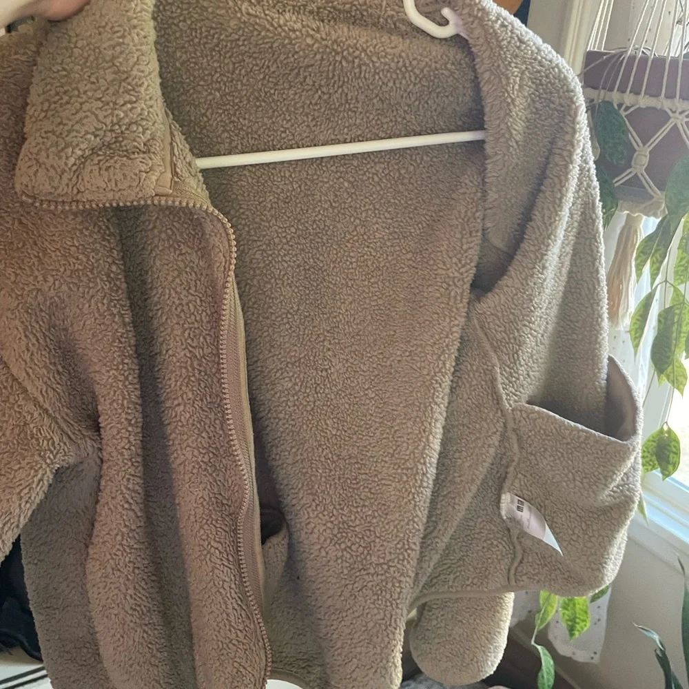 Uniqlo Beige Teddy Jacket - Picture 4 of 7